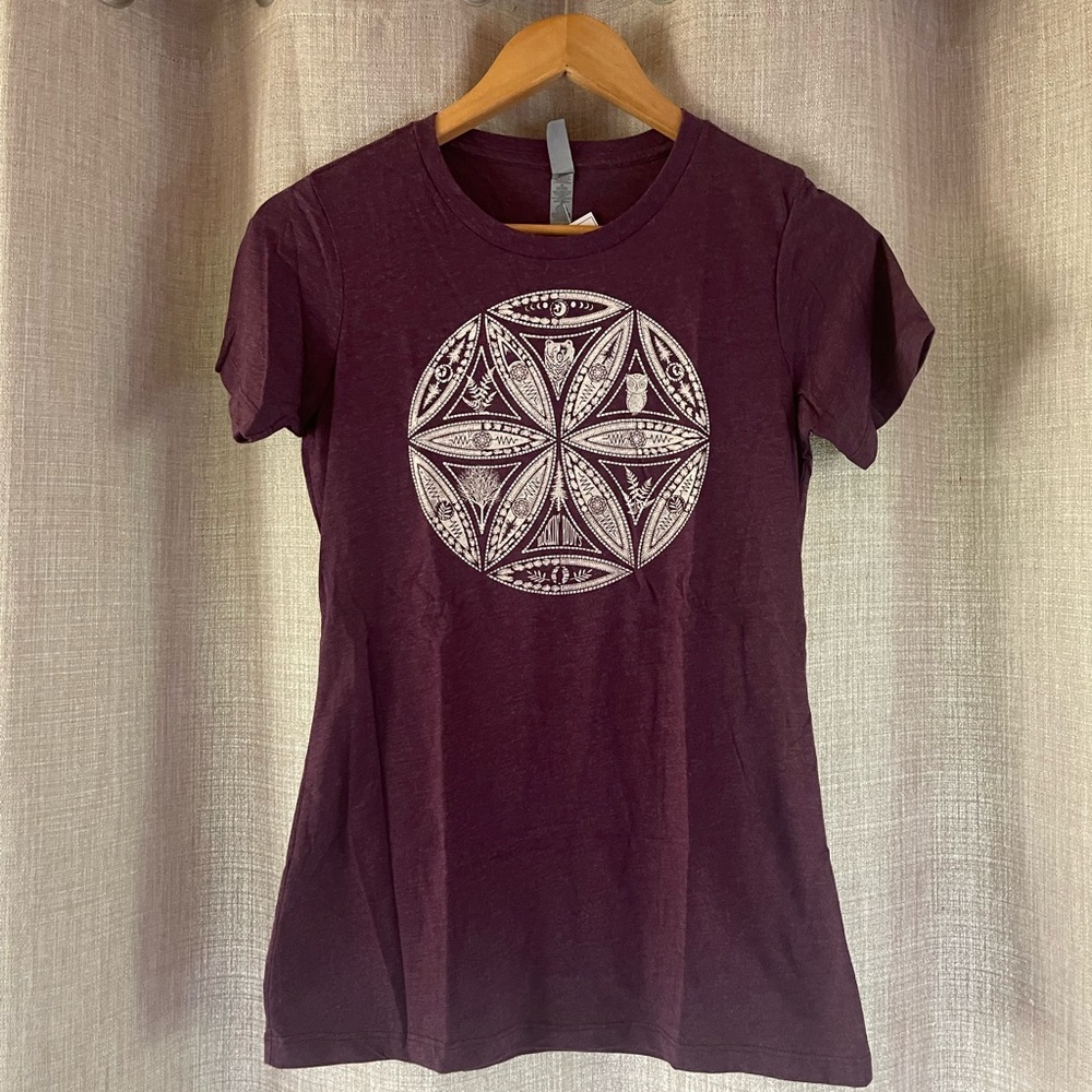 Rocking Rudy’s tee shirt maroon / wine color